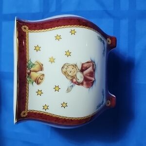 NIB Goebel Christmas Angel Porcelain Candy Bowl with lid Planter New